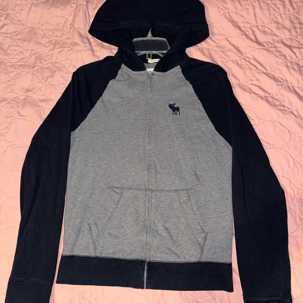 Abercrombie & Fitch Black and Gray Zip-Up Sweater